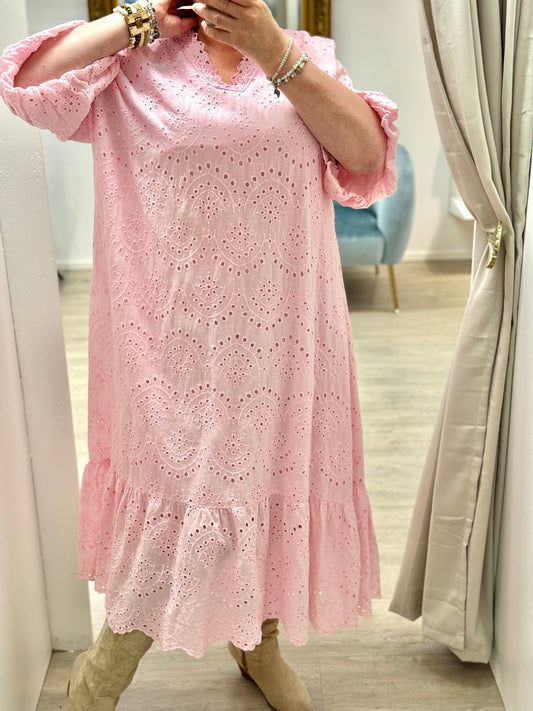 Plus size brodeerattu puuvillamekko