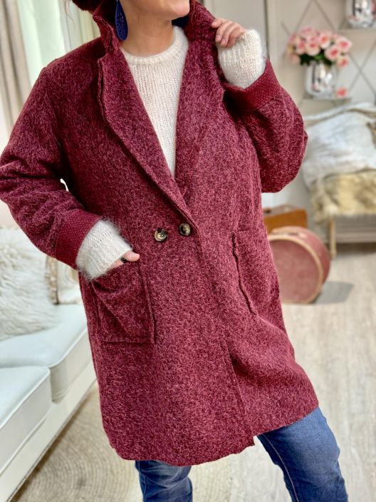 New Collection Takki Boucle 8289 New Collection takki kivan porroista bouclekangasta. Edessa on nappi ja reilut