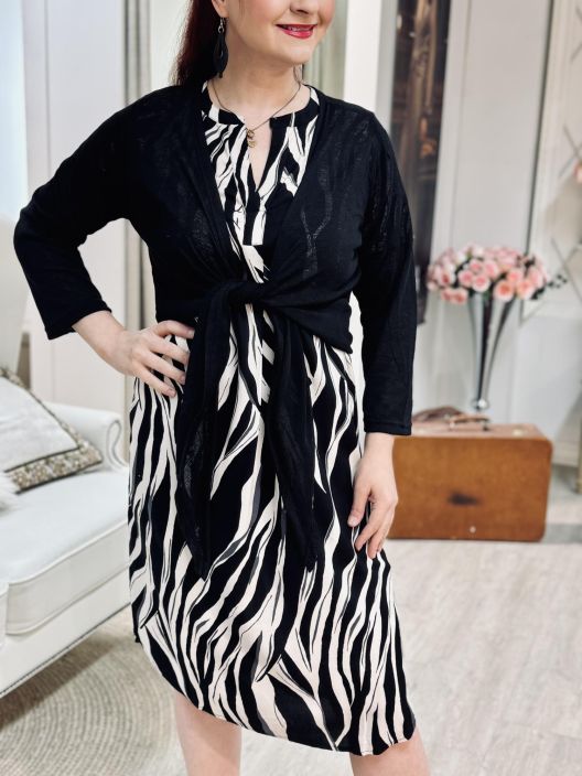 Zhenzi NeuleBolero Agar 201243 Zhenzi kevyt ja lapikuultavan ohut neuletakki/bolero meshkangasta. Neulos on kauniin Zhenzi NeuleBolero Agar 201243 Zhenzi kevyt ja lapikuultavan ohut neuletakki/bolero meshkangasta. Neulos on kauniin