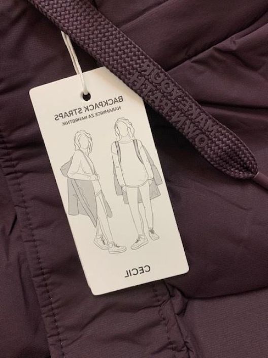 Cecil Toppatakki 101338 Dark Plum Cecil salmiakkikuviolla tikattu toppatakki. Vetoketju aukeaa katevasti kahteen suuntaan ja