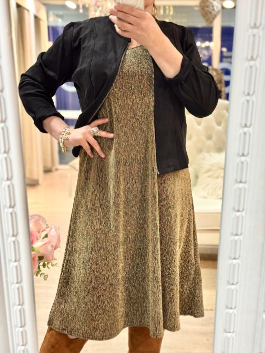 New Collection LurexMekko 3785 Plusmallistoa New Collection kauniisti kimaltava ja ihanasti joustava lurexmekko. Malli on