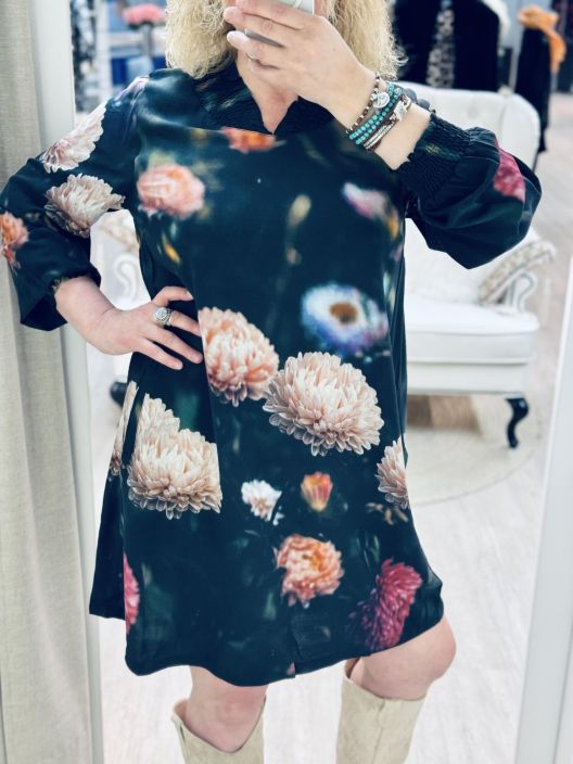 Gozzip Tunika/Mekko Abigail 256052 Peony Print tuotekuva 1 Gozzip Tunika/Mekko Abigail 256052 Peony Print tuotekuva 1