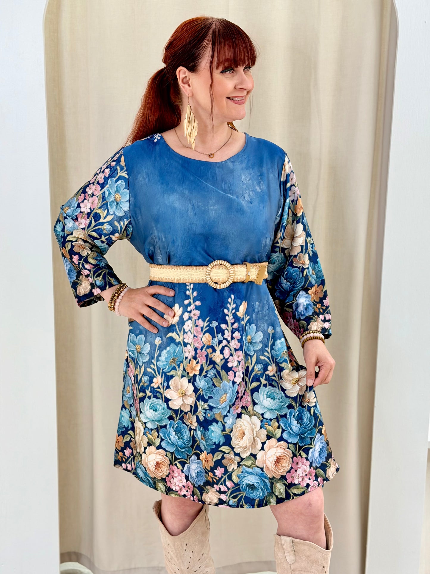 Pitkähihainen mekko
