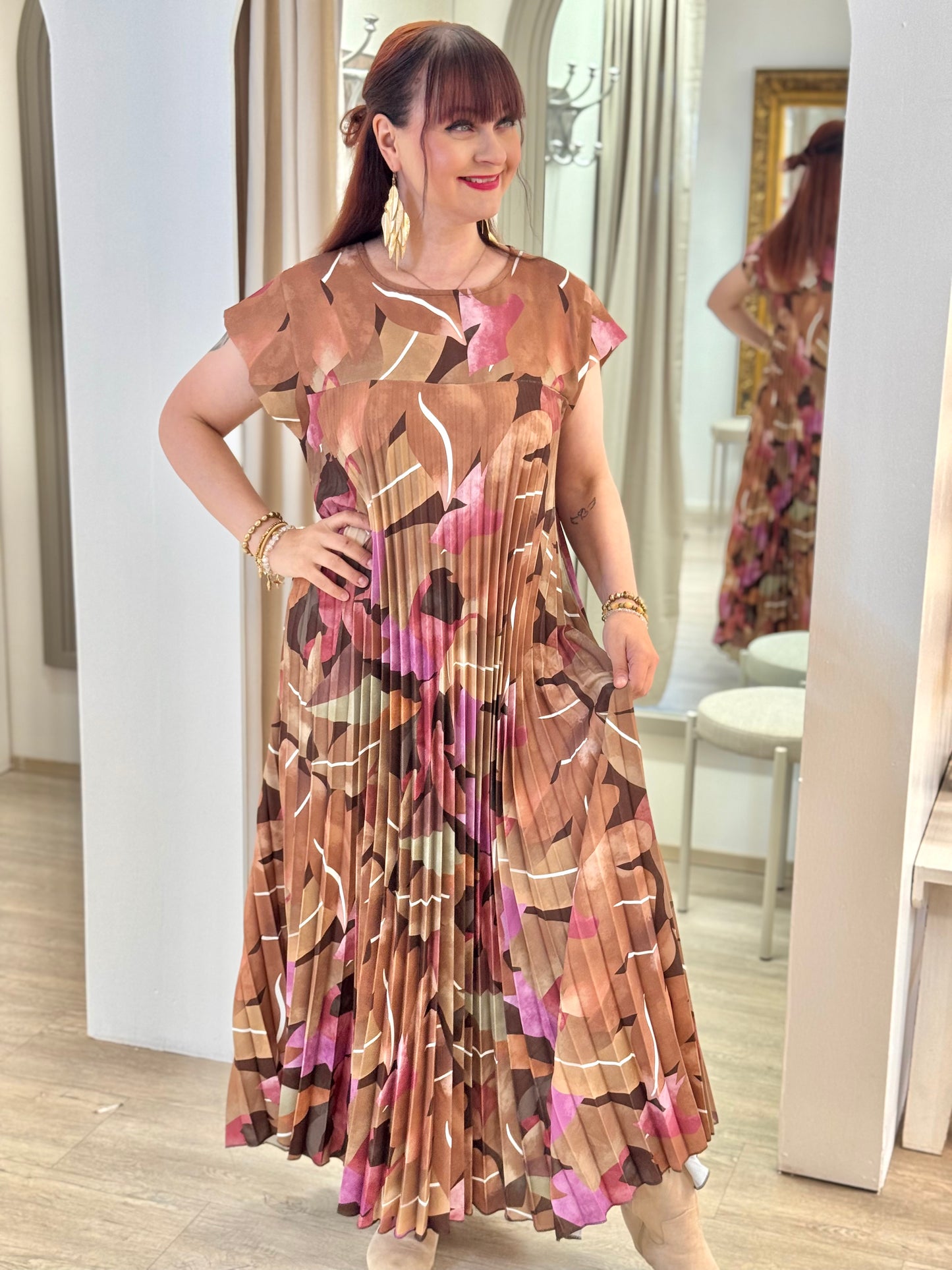 Plus size -mekko