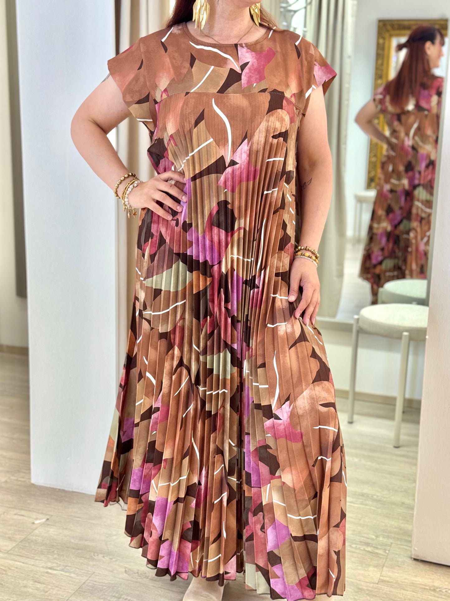Plus size -mekko