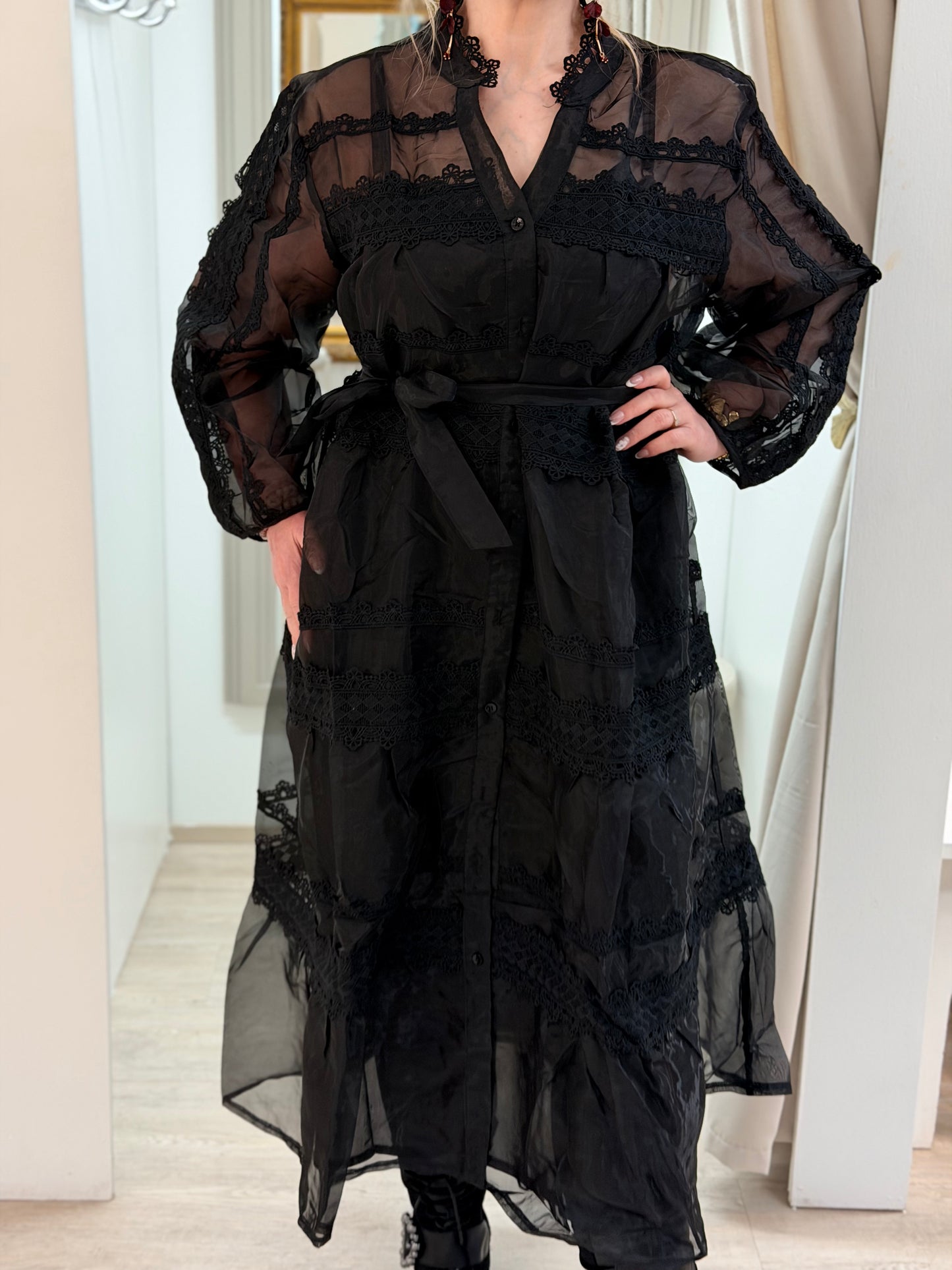 Solmittava mekko – Plus size