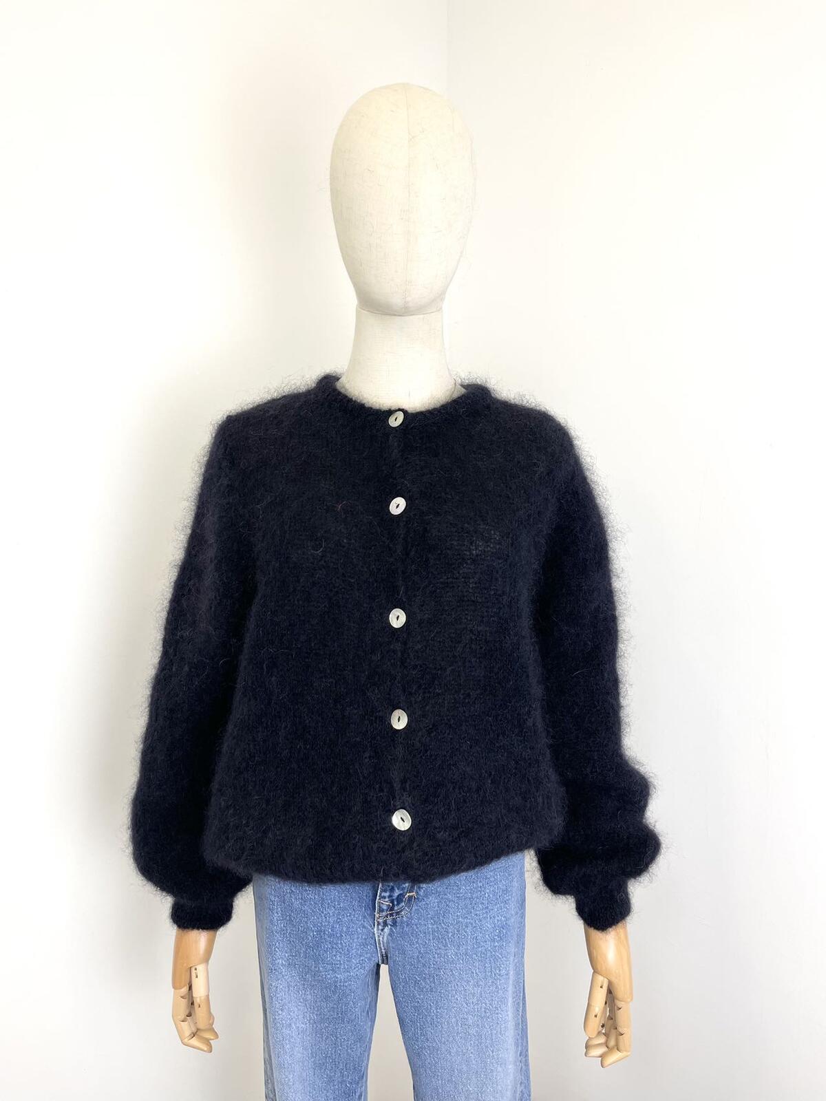 Fluffy mohair -neuletakki – Musta