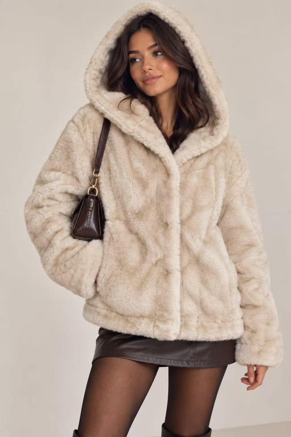 Pehmeäpintainen hupputakki, beige